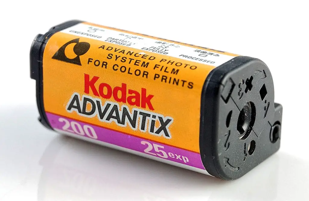 A roll of Kodak Advantix 200 Color film with 25 Exposures