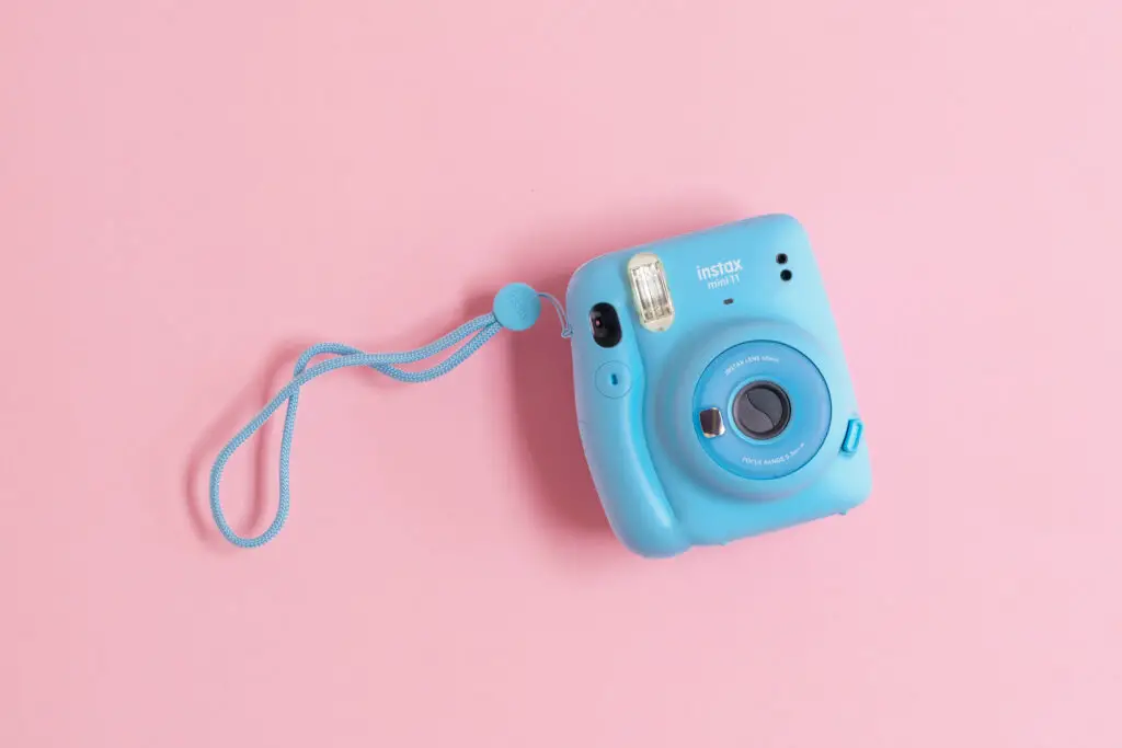 Fujifilm Instax Mini 11 Instant Camera in Sky Blue