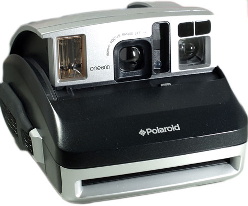 Polaroid One 600 Pro has a 12 second self-timer